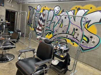 BARBER　SHOP　J.B.J