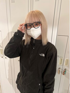 ピヨン 心斎橋(piLLon) 黒染め・縮毛履歴から作るハイトーン　シルキーベージュ