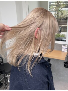 ヴァーディ オモテサンドウ(Vardy omotesando) ホワイトベージュ/ダブルカラー/ケアブリーチ/ハイトーン