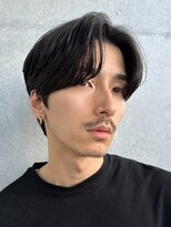 レタッチバイフィフス(RETOUCH by fifth)&nbsp;自然な毛流れでラフにキマるセンターパート×ニュアンスパーマ