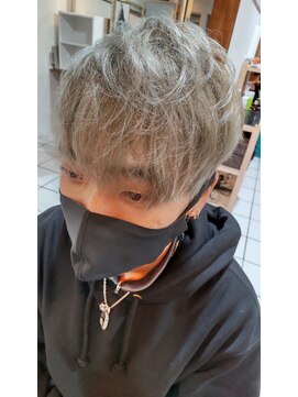 オンリー(ONLY) フルブリーチ×アッシュ。ツーブロック＆刈り上げ。