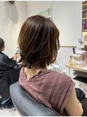 風でなびくレイヤースタイル