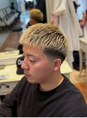 ツーブロックマッシュベリーショート メンズ波巻きパーマ短髮