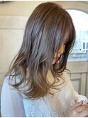 ブリーチ必須!毛先グラデーションのグレージュ