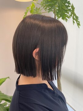 シェノン(Chainon.) 〈Chainon.〉切りっぱなしボブ×グレージュ