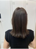 グレーアッシュ外はねボブ