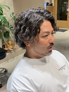 リヴゴーシュ(rive gauche)の写真/簡単スタイリング【メンズカット】さらにオフィスでもOKなツイストスパイラル・ツイストパーマも人気