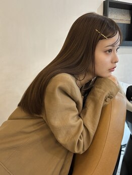 ダコタエバンス(dakota Evans)の写真/女性らしさをプラス＊艶やかなストレートが、まるで地髪のようなナチュラルな仕上がりに◇