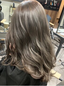 ラ メール ヘア デザイン(La mer HAIR DESIGN) グレージュ切りっぱなしボブ前髪ありミニボブミルクティベージュ