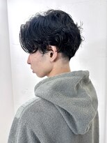 メンズニュアンスショートパーマセンターパート