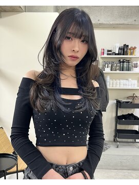 ラキングキョウト(LA KING KYOTO) 10代20代30代黒髪インナーカラーブルーザクザクレイヤーカット