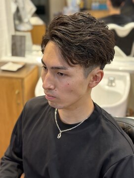 ゼロスバーバー(0's BARBER SHOP) フェザーパーマ/ニュアンス/メンズパーマ/ビジネス/マッシュ