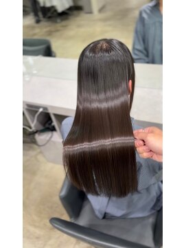 キュア 表参道(CURE) 乾かすだけでツヤとまとまりを叶える美髪縮毛矯正