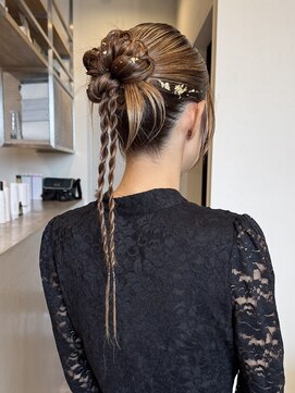 イミ(imi) カチモリヘア/シニヨン/お団子/金箔/お呼ばれヘア/ヘアセット