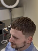 フランクスバーバーザスタンド(Frank’s barber the stand)&nbsp;MEN’S HAIR/サーフカール/刈り上げセンターパート/飯田橋