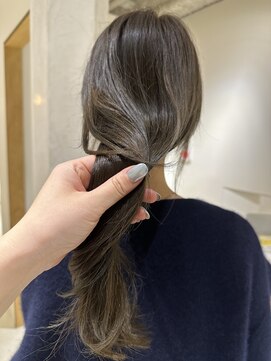 ニール 名古屋 伏見 丸の内(NEELU) 【RIE】柔らかオリーブベージュ