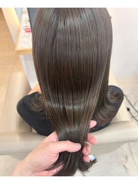 エレノア 渋谷公園通り店(Eleanor) 【錦まりな】イルミナグレージュカラー×切りっぱなしロブ