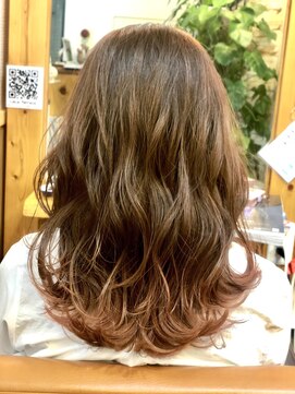 ララテラス(LaLa Terrace) グラデーションカラー×外ハネ無造作ウェーブ