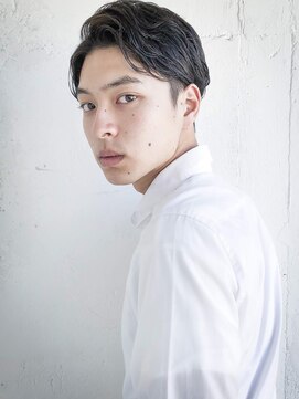 ルティア(Lutia) アップバング サイドパート 刈り上げ