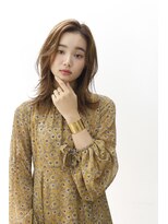 ヘアアンドケア エジェリラボ(hair&care egerie lab)&nbsp;ウルフ好きに！センターパートで外ハネミディアムレーヤー