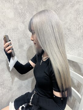 ティアム 渋谷店(Tiam shibuya) ホワイトカラー/シルバー/派手髪/ケアブリーチ