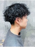 刈り上げ 波巻きパーマ 20代30代 黒髪 マッシュショート