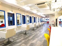 カルマ ヘアー(calma hair)の雰囲気（広々とした店内で、ゆったり過ごせます☆）