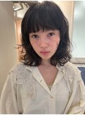 【大きめゆるウェーブのミディアムパーマヘア】くせ毛風パーマ