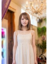 ココラー(COCOlar)&nbsp;王道ツヤ感ミルクティーベージュ×大人可愛内巻きミディ
