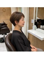 レゴヘアー(Lego Hair)&nbsp;白髪を活かした馴染ませカラー＋耳掛けショート