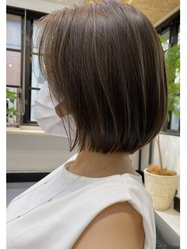 カリシア(CARICIA) グレーボブ