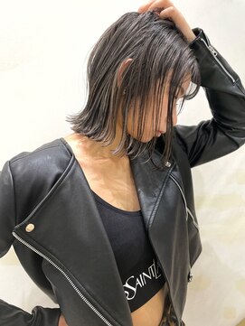 トルネード(TORNADO) 外国人風切りっぱなしミニボブ ハイライト グレージュT43