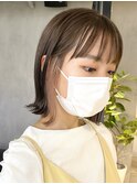 インナーカラー イヤリングカラー ハイトーンベージュ ボブ