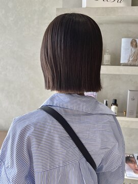 シベル(sibell) ボブ/切りっぱなし/ベージュ/透明感/Wカラー/Aujua/髪質改善