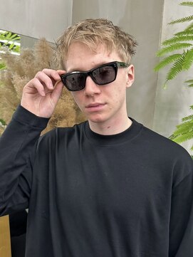 ギークス(GEEKS) 【GEEKS渋谷】メンズハイトーン/ブロンド/スパイキーショート