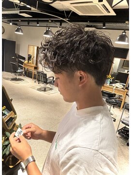 サンズ(suns) 《Shuyu》ソフトツイスト×スパイキーショート