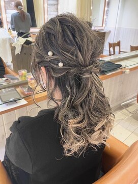 ネオリーブ クタ 町田店(Neolive kuta) 【Neolive kuta】ふんわりハーフアップ