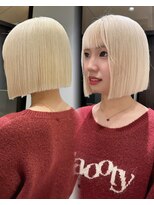 ホロ(hollo)&nbsp;切りっぱなしボブ_タッセルボブ_ハイトーンボブ