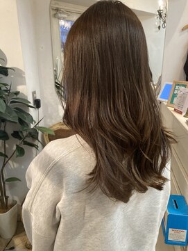 アミュレ(Amule) 大人ガーリーうるツヤミルクティーベージュゆる巻きロング梅ヶ丘