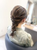 チェシャ(chesha)&nbsp;大人ヘアアレンジ　編み下ろしスタイル20代30代40代50代◎