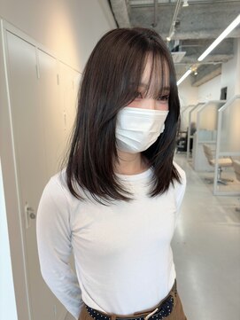 シダ(sida SAIIN) 【高城】透明感暗髪ミディアムレイヤー顔周りカット