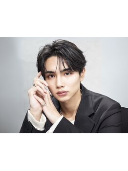 【韓ドラ俳優風の上品なビジネススタイルを提案】