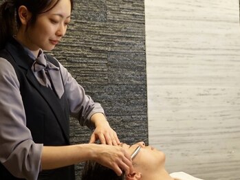 ヒロギンザ 横浜店(HIRO GINZA)の写真/【HPBAWARD2025ベストサロン部門注目サロン選出】清潔感UP*理容室ならではの本格シェービング技術。[横浜]