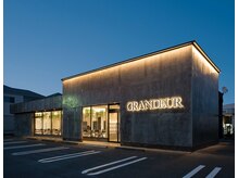 グランデュール 浜松小豆餅店(GRANDEUR)の雰囲気（白髪ぼかし,グレイカラー,ウルトワトリートメント）