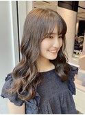 艶巻き髪　韓国　ミディアム　顔まわりカット
