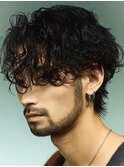波巻きスパイラルパーマセンターパート黒髪