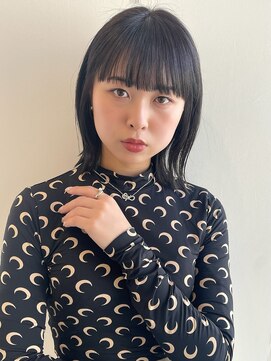 イヴォークトーキョーオーサカ(EVOKE TOKYO osaka) 切りっぱなしボブ ワイドバング 暗髪 耳かけ カラー