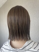 ミリ(milli) 丸みのない切りっぱなしボブ