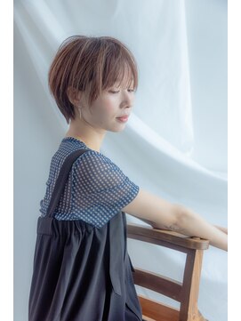 ページボーイ美容室 【横顔が綺麗に見える】丸みショート
