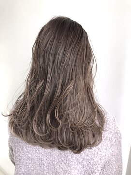 トレヘアー(tRe hair) スモーキーベージュ ハイライトカラー